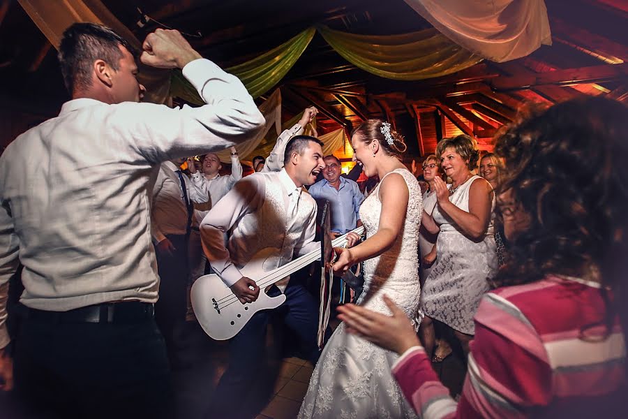 Wedding photographer Sarolta Szokol (saroltaszokol). Photo of 14 May 2019