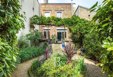 Maison avec jardin et terrasse 8