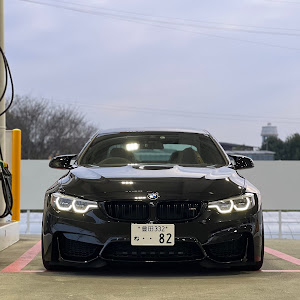 M4 クーペ F82