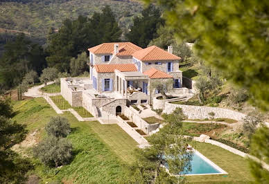 Villa with garden and terrace 2