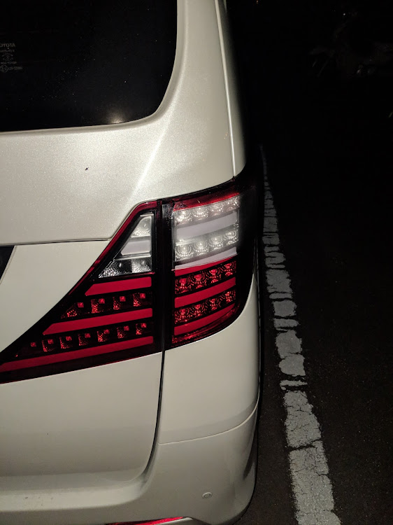 アルファードのDIY・Team So-Low・イカぬなら・イクまで舐めよう・クリトリス爆に関するカスタム事例の投稿画像2枚目