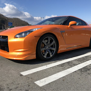 NISSAN GT-R