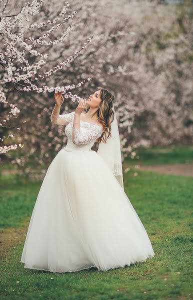 Wedding photographer Elena Kosmatova (kosmatova). Photo of 15 May 2018