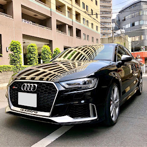 RS3 セダン