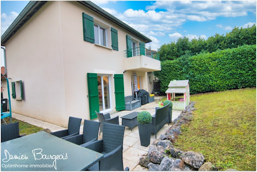 Maison avec jardin et terrasse 1