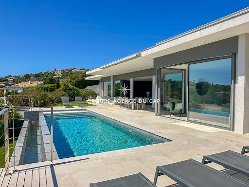 Villa avec piscine et jardin 3