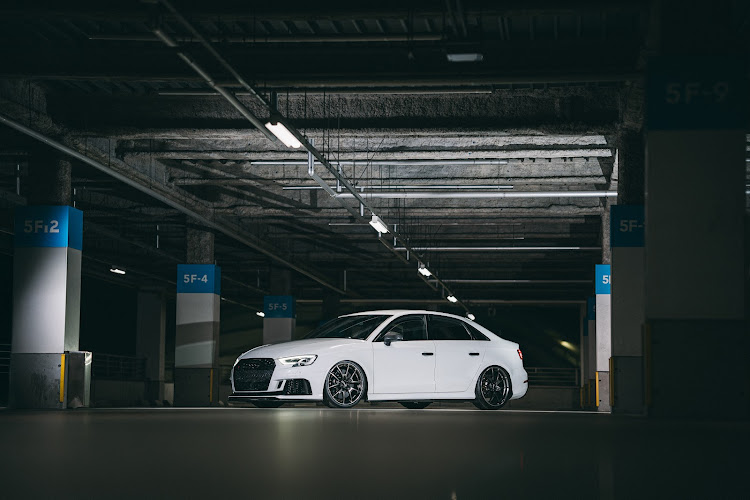 RS3 セダンのドライブ・世界に一台しかないオンリーワン車・8月もよろしくお願いしますに関するカスタム事例の投稿画像4枚目