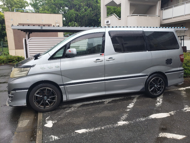 アルファードVの雨・ずぶ濡れ・作業完了に関するカスタム事例の投稿画像1枚目