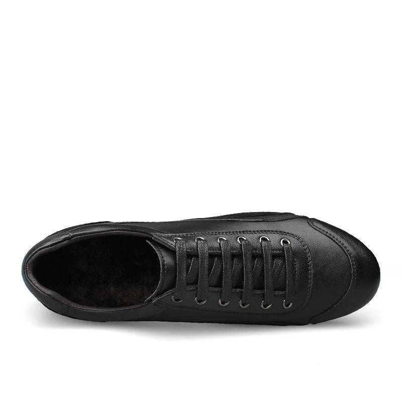 Sapatos de couro bovino macios e leves, para uso casual e de negócios. Conforto e elegância com solado macio e aquecimento.