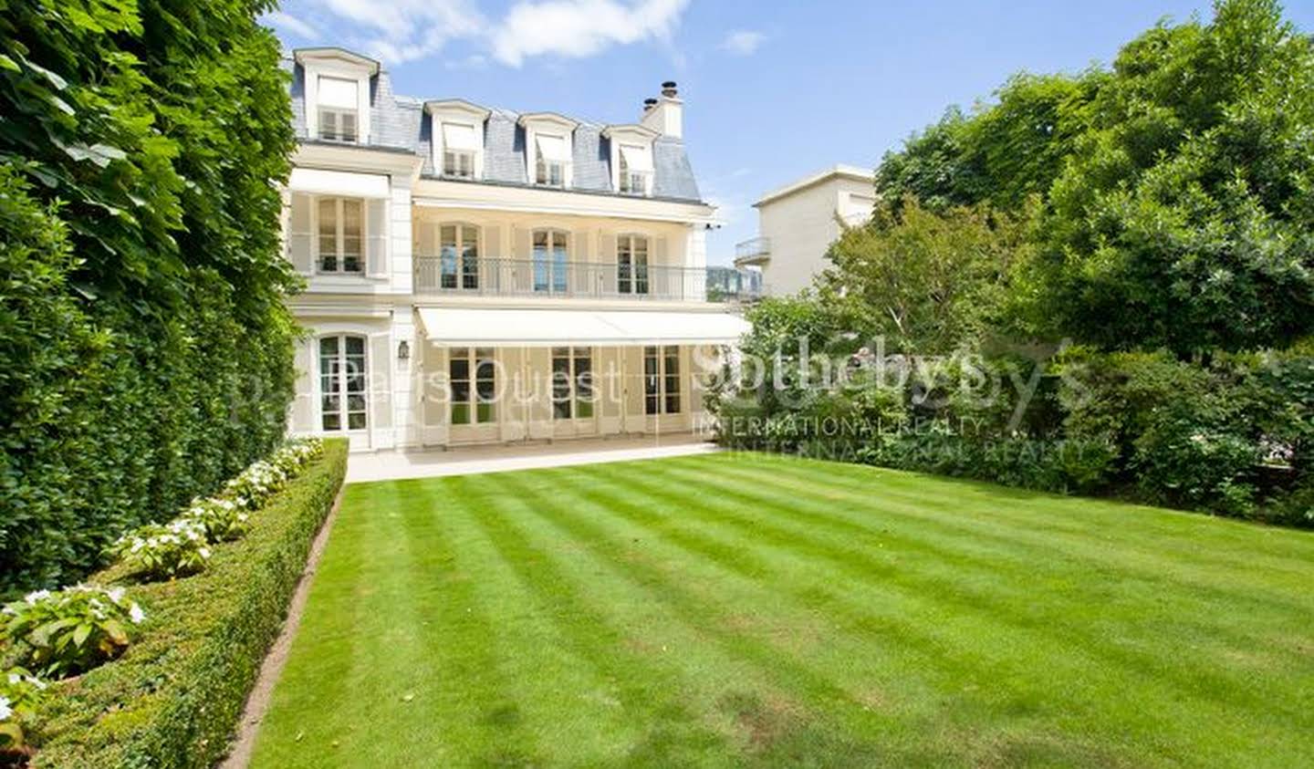 Private mansion Neuilly-sur-Seine