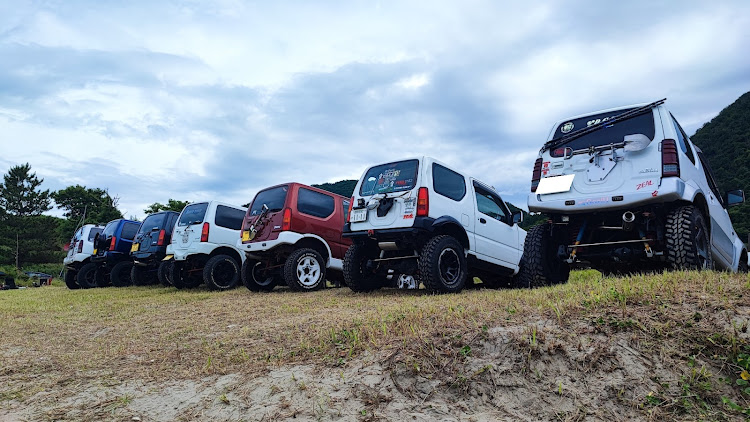 ジムニーの岩美JimnyFESTA・愉快な仲間たち・jimny TEAM　GoziU・ほぼ談笑・日焼けして顔が痛い😭に関するカスタム事例の投稿画像3枚目