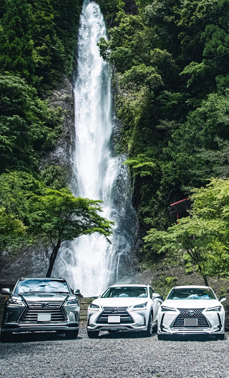 LXのLEXUS・roy_cars_Instagram・SUV・滝とコラボに関するカスタム事例の投稿画像1枚目