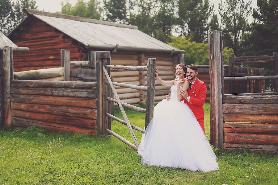 Fotógrafo de casamento Tatyana Palladina (photoirk). Foto de 28 de janeiro 2016