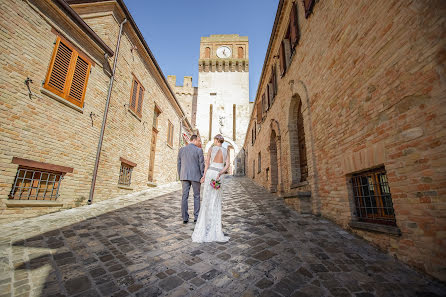 Wedding photographer Elena Dzhundzhi (elenagiungi). Photo of 11 October 2016