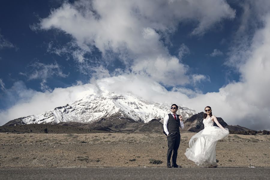 Fotógrafo de casamento Alexander Velastegui (alexandervelfoto). Foto de 13 de novembro 2021