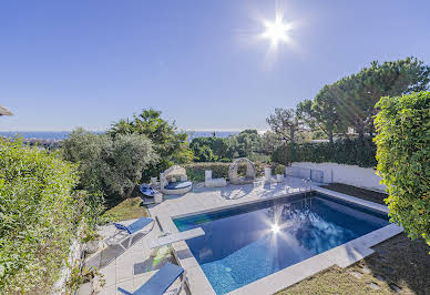 House with pool and garden 2