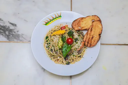 Non Veg Aglio E Olio Pasta