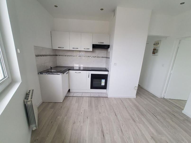 Location  appartement 2 pièces 28 m² à Livry-Gargan (93190), 792 €