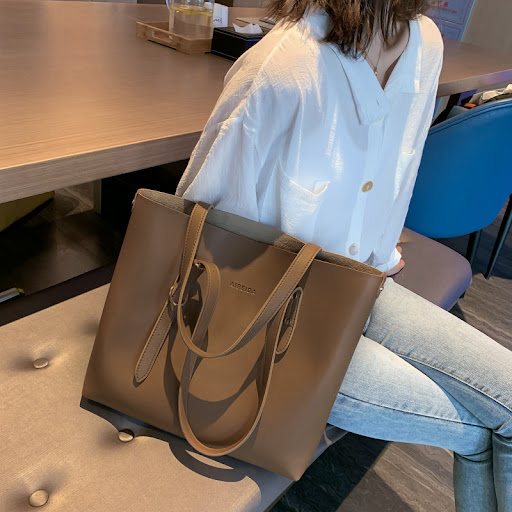 Title 4, New European And American Retro Handbag