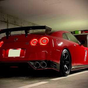 NISSAN GT-R