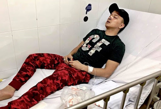 Cao Thái Sơn bị vỡ mao mạch mũi do di chuyển liên tục bằng máy bay trong lúc đi diễn