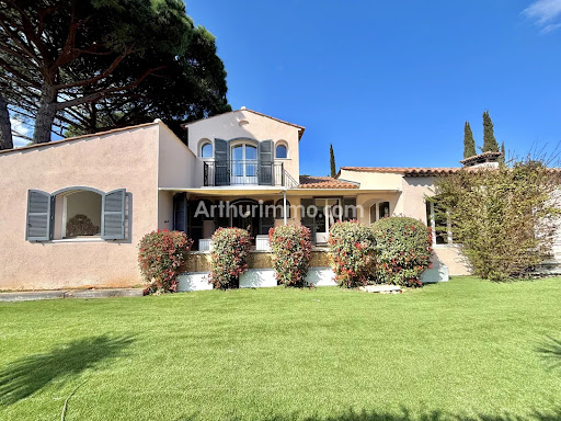 Villa avec piscine et jardin 2