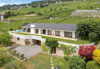 House with garden and terrace 2