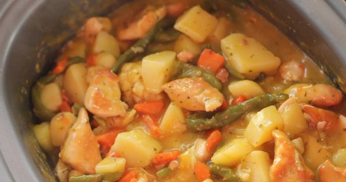 Рагу в мультиварке с курицей. Курица тушеная с овощами. Тушение овощей в мультиварке. Овощное рагу с курицей. Курица тушеная с овощами в кастрюле.