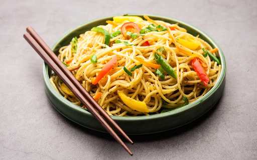 Veg Hakka Noodles