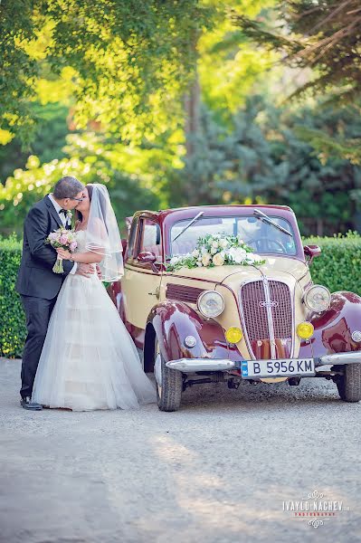 Fotógrafo de casamento Ivaylo Nachev (ivaylonachev). Foto de 22 de agosto 2021