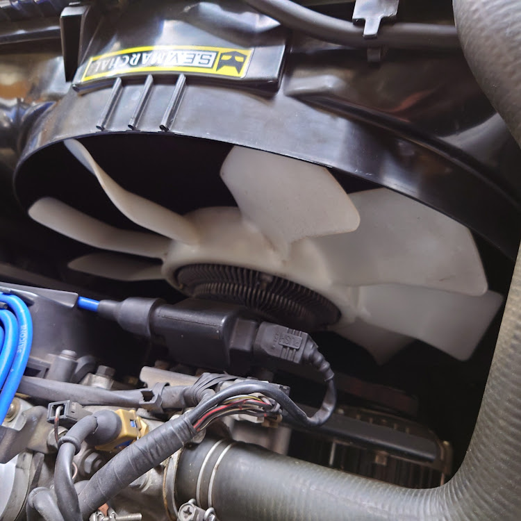 ローレルの9月もよろしくお願いします。・DIY・ぼちぼちと愛車弄りを🚘⚒🤏・燃料フィルター交換・カップリングファン交換に関するカスタム事例の投稿画像8枚目