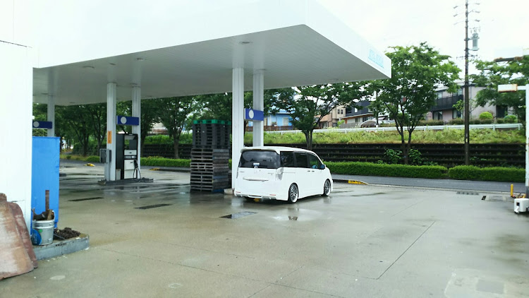 ステップワゴンスパーダの招かざる客😨💦・雨模様洗車同好会☔に関するカスタム事例の投稿画像1枚目