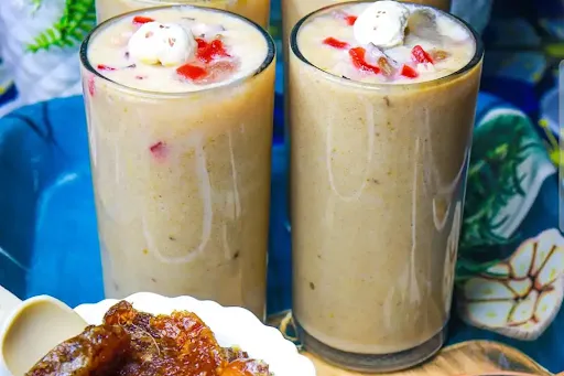 Kaju Khajur Milkshake [Serves 1]