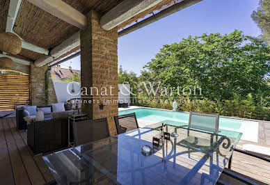 Villa with pool and terrace 4