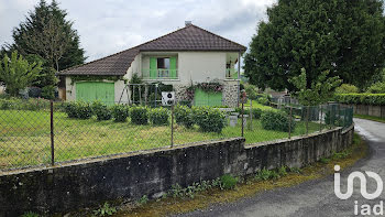 maison à Saint-Etienne-de-Maurs (15)