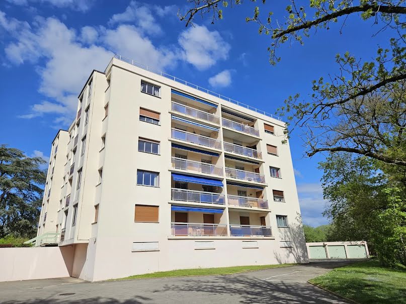 Vente appartement 5 pièces 117.4 m² à Bourg-en-Bresse (01000), 189 000 €