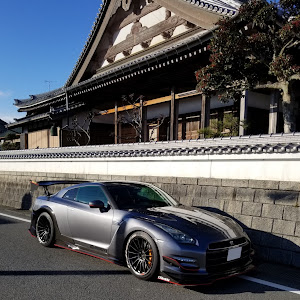 NISSAN GT-R