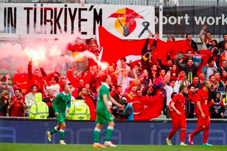 Ozan Tufan offre joliment la victoire à la Turquie