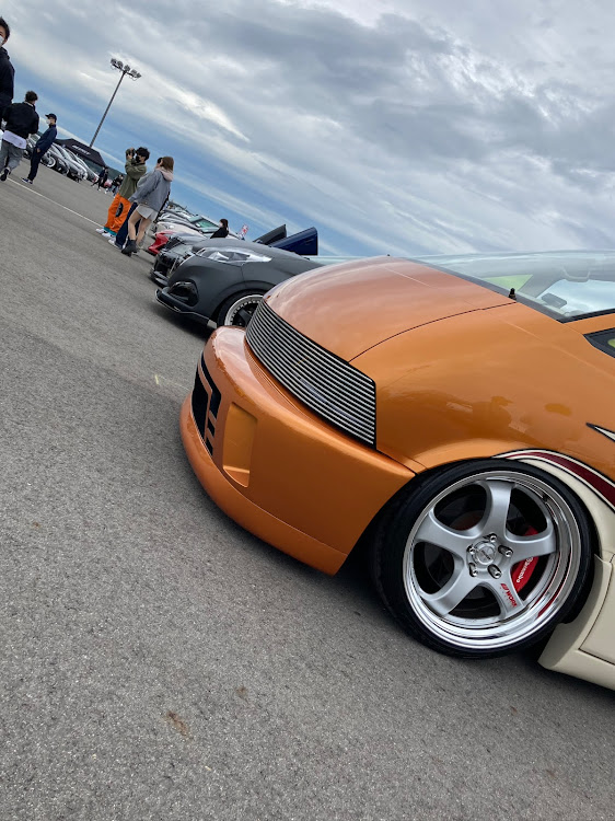 エスティマのあなたのヘッドライトは？・Lファミリー・L-ﾌｧﾐﾘｰ(light car family)・エスティマ乗りと繋がりたいに関するカスタム事例の投稿画像1枚目