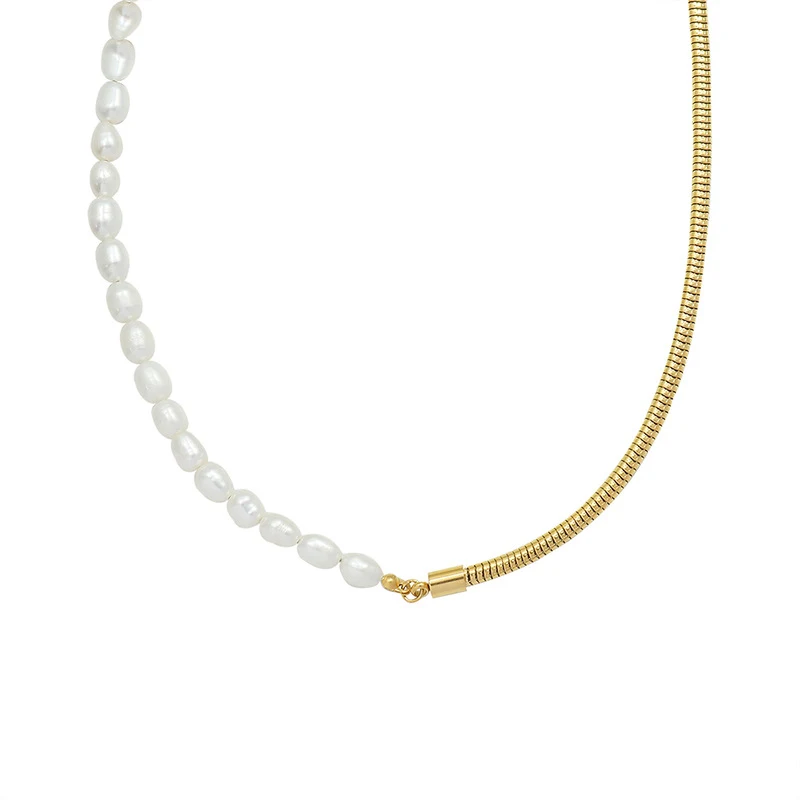 Collier de perles d'eau douce avec chaîne en métal lourd, design en acier au titane, chaîne de clavicule, élégant et tendance.