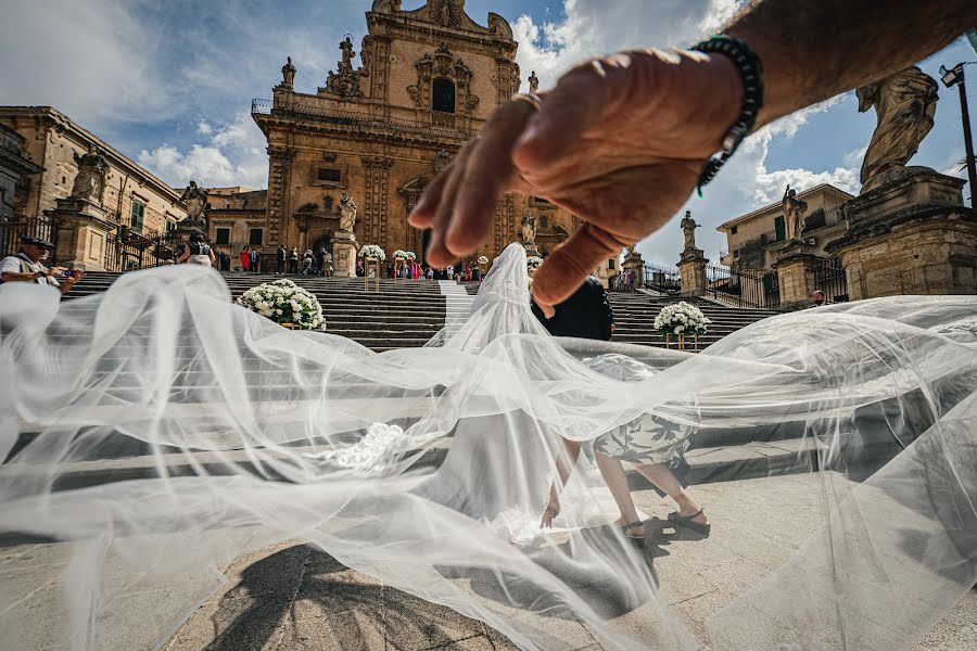 Fotógrafo de casamento Carmelo Ucchino (carmeloucchino). Foto de 21 de dezembro 2021