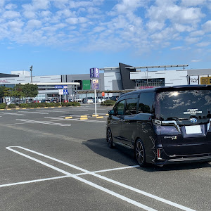 エスクァイア ZWR80G