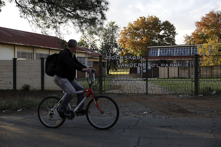 Hoërskool Vanderbijlpark staff have threatened to abandon teaching because pupils are out of control.