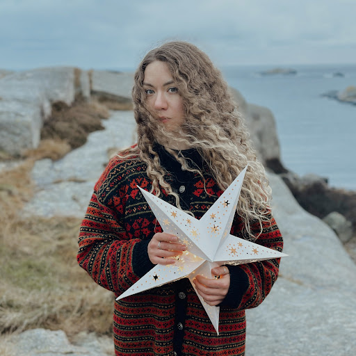 хотіла б я піснею стати (Л. Українка)  YouTube Music