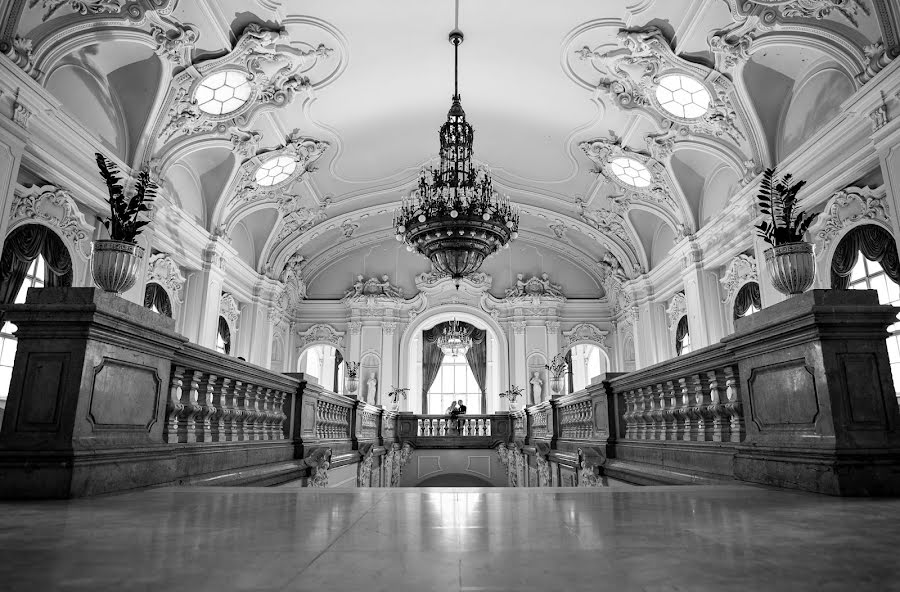 Fotografo di matrimoni Tamas Kalosi (momental). Foto del 13 luglio 2019