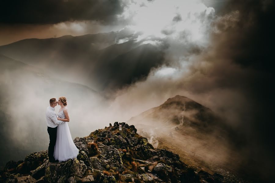 Wedding photographer Paweł Dłubacz (paulusus). Photo of 17 September 2018