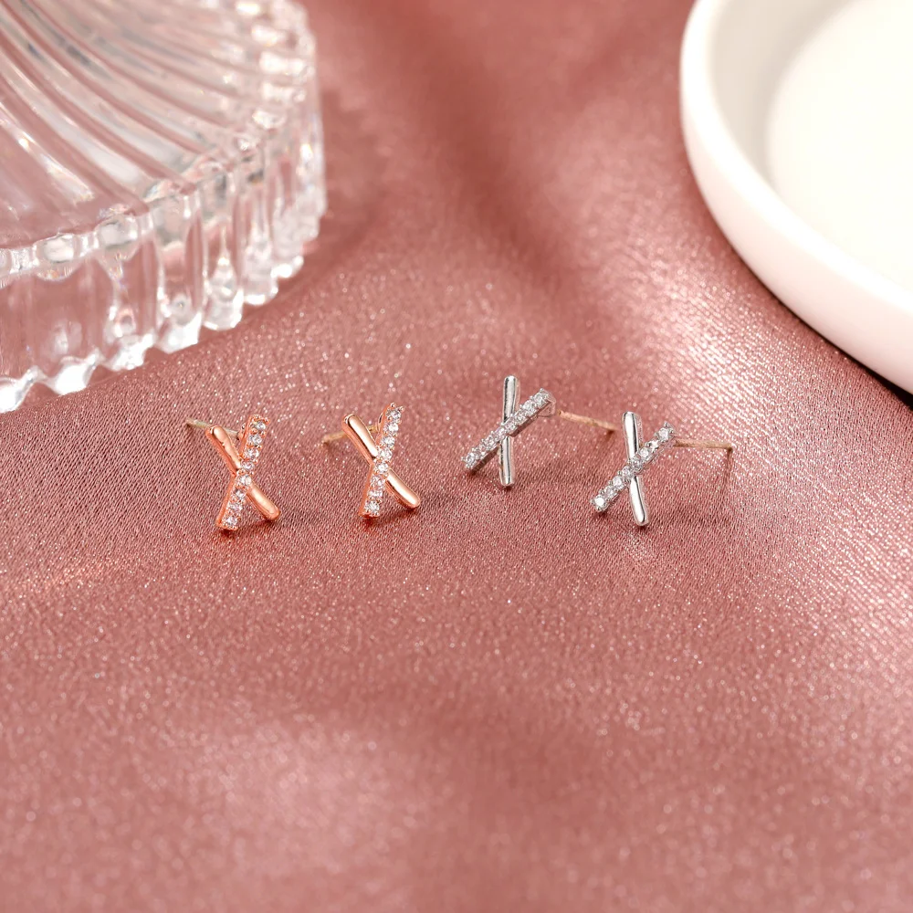 Title 4, Boucles doreilles femme Ins Cross Diamond Stud...