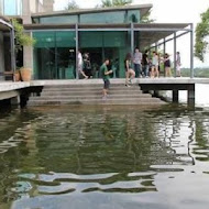 二泉湖畔咖啡館