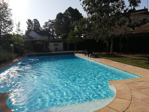 House with pool and garden 4
