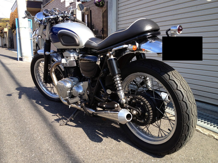 いぬおさんが投稿したW650・カワサキ・Kawasaki・dトラッカーに関するカスタム事例の投稿画像2枚目